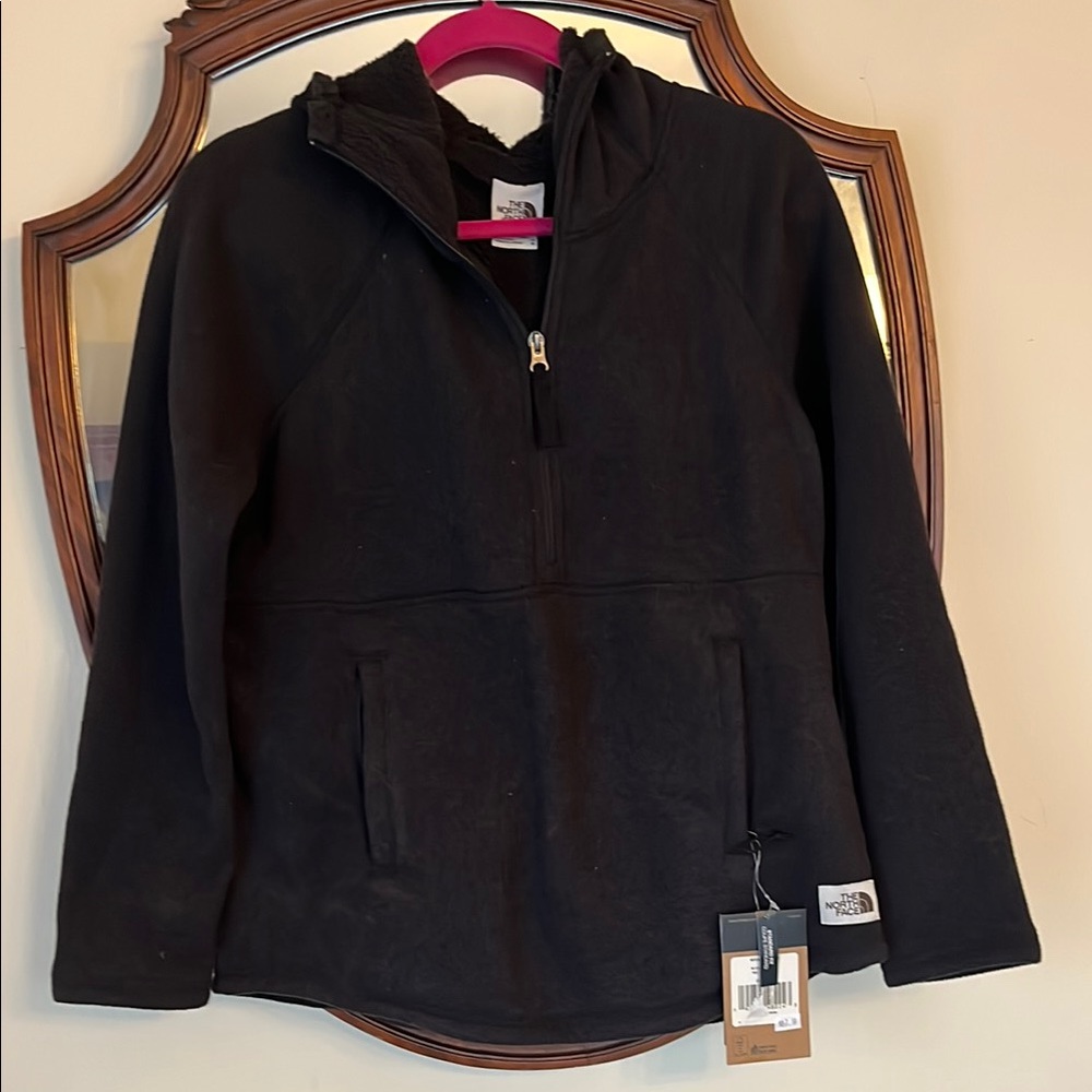The North Face Kids Black Fleece Pullover NWT Size Medium